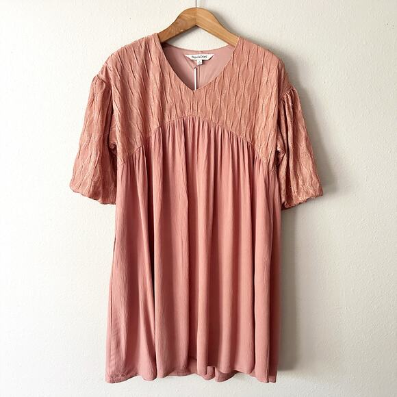 Davi & Dani Solid V Neck Short Sleeve Dusty Rose Mini Dress Women's Size Small - Picture 1 of 14